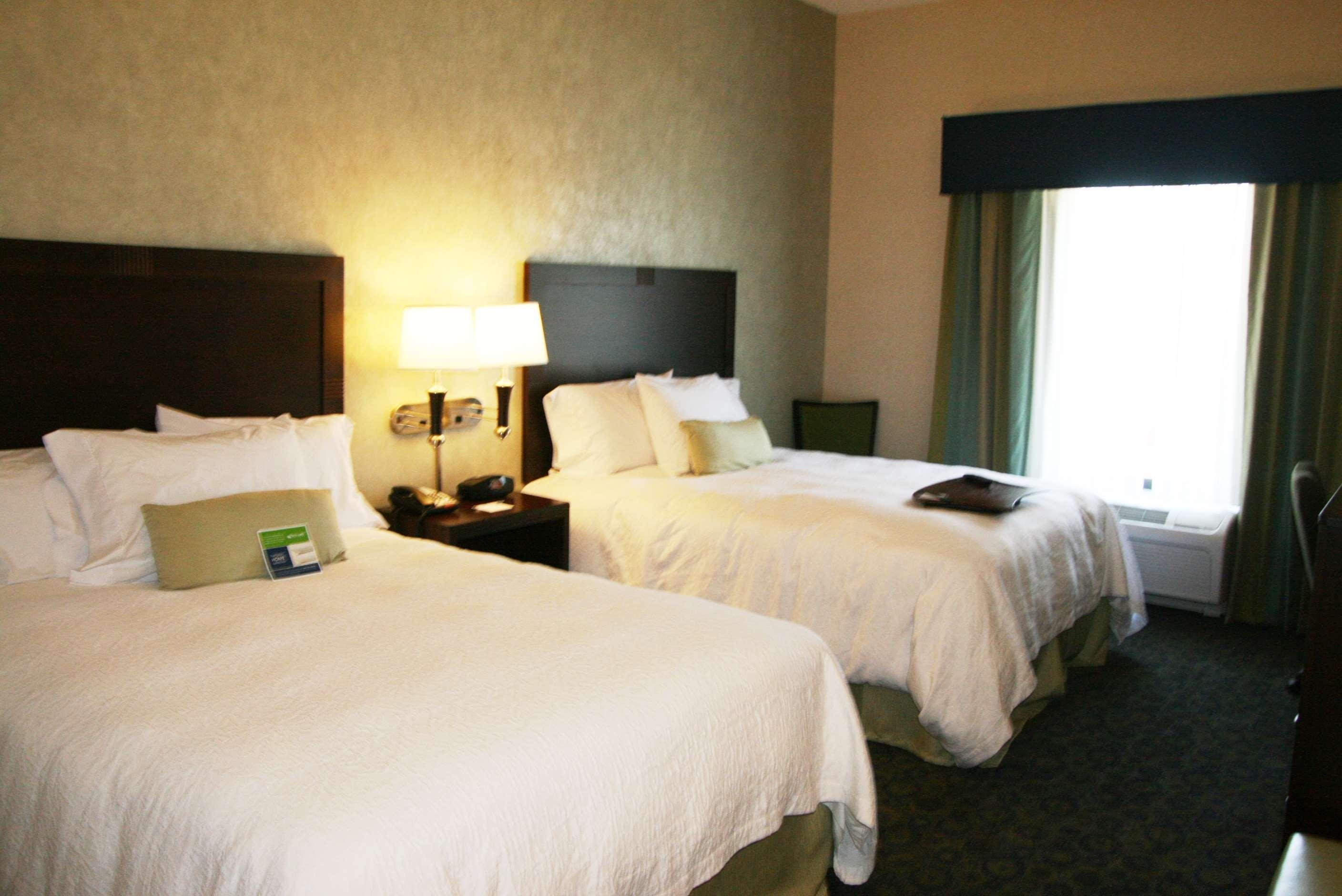 Hampton Inn Милфорд Экстерьер фото