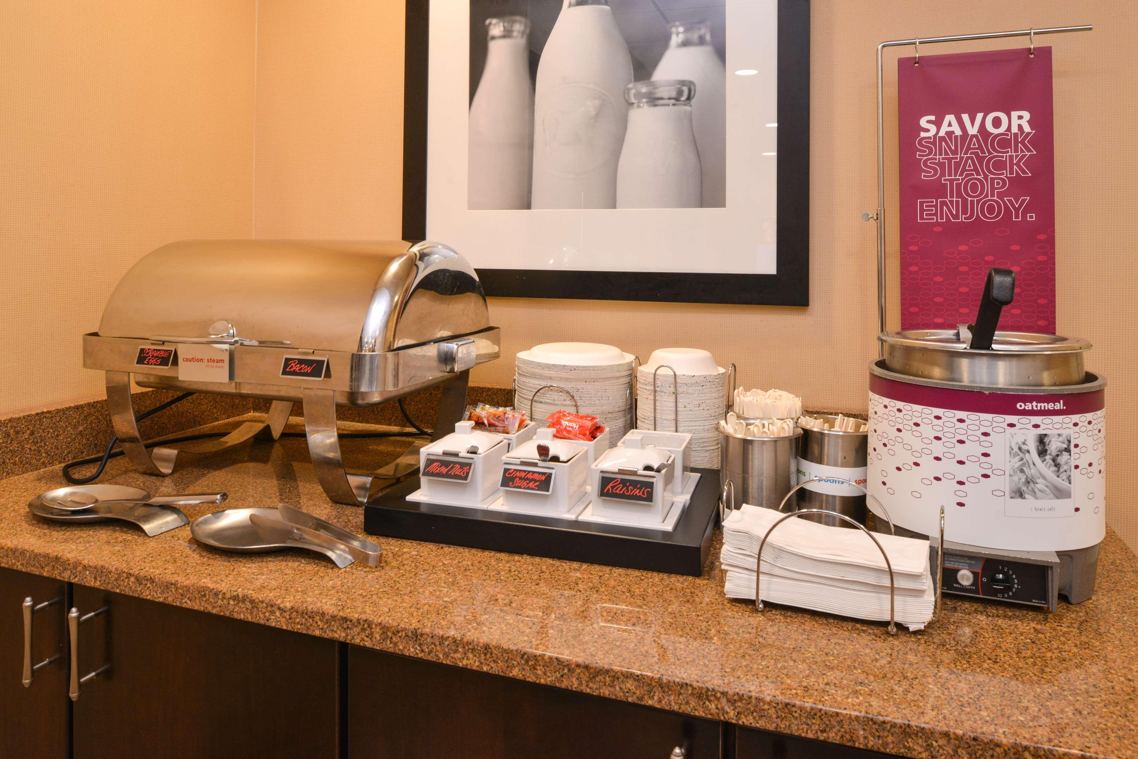 Hampton Inn Милфорд Экстерьер фото