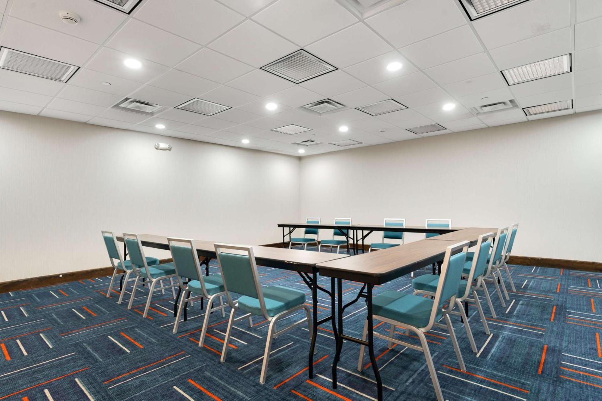 Hampton Inn Милфорд Экстерьер фото