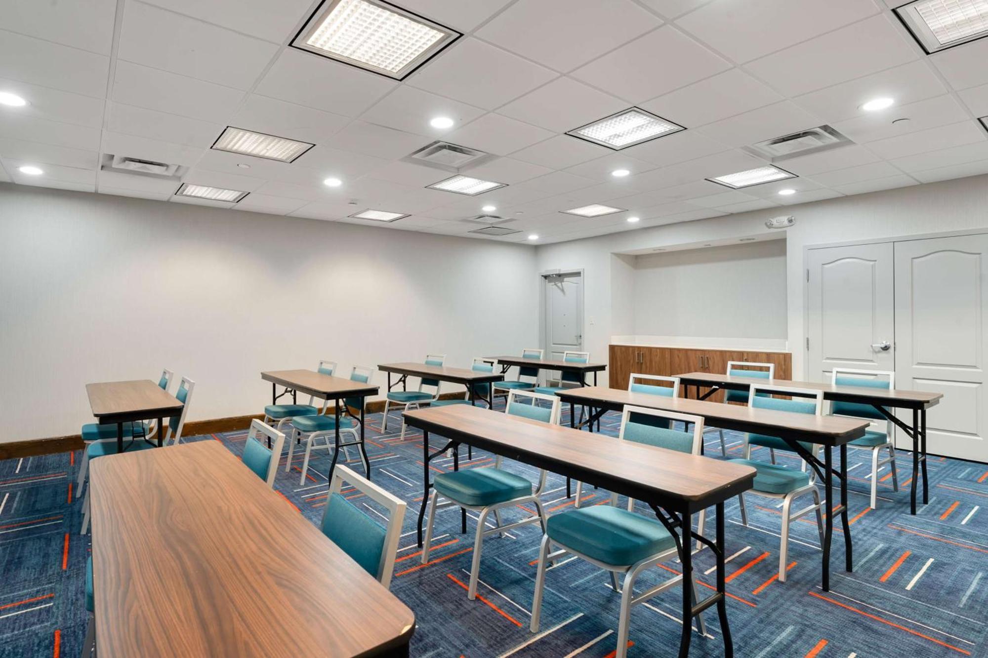 Hampton Inn Милфорд Экстерьер фото