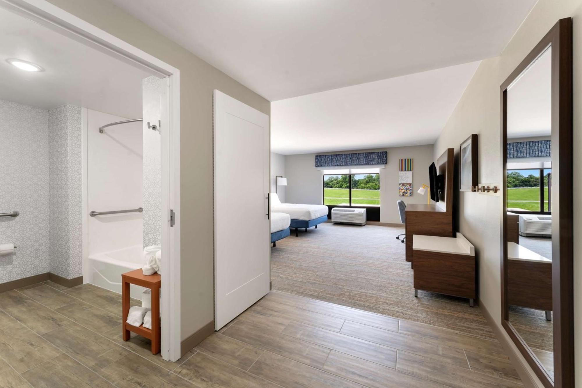 Hampton Inn Милфорд Экстерьер фото