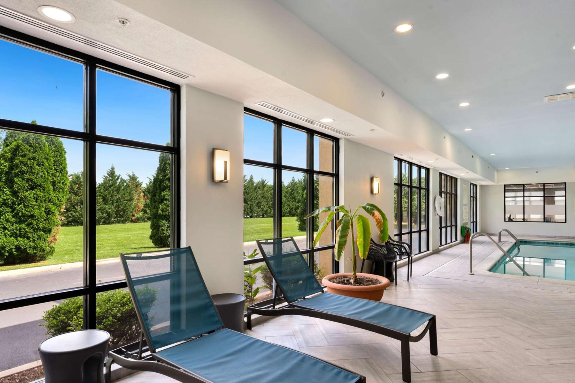 Hampton Inn Милфорд Экстерьер фото