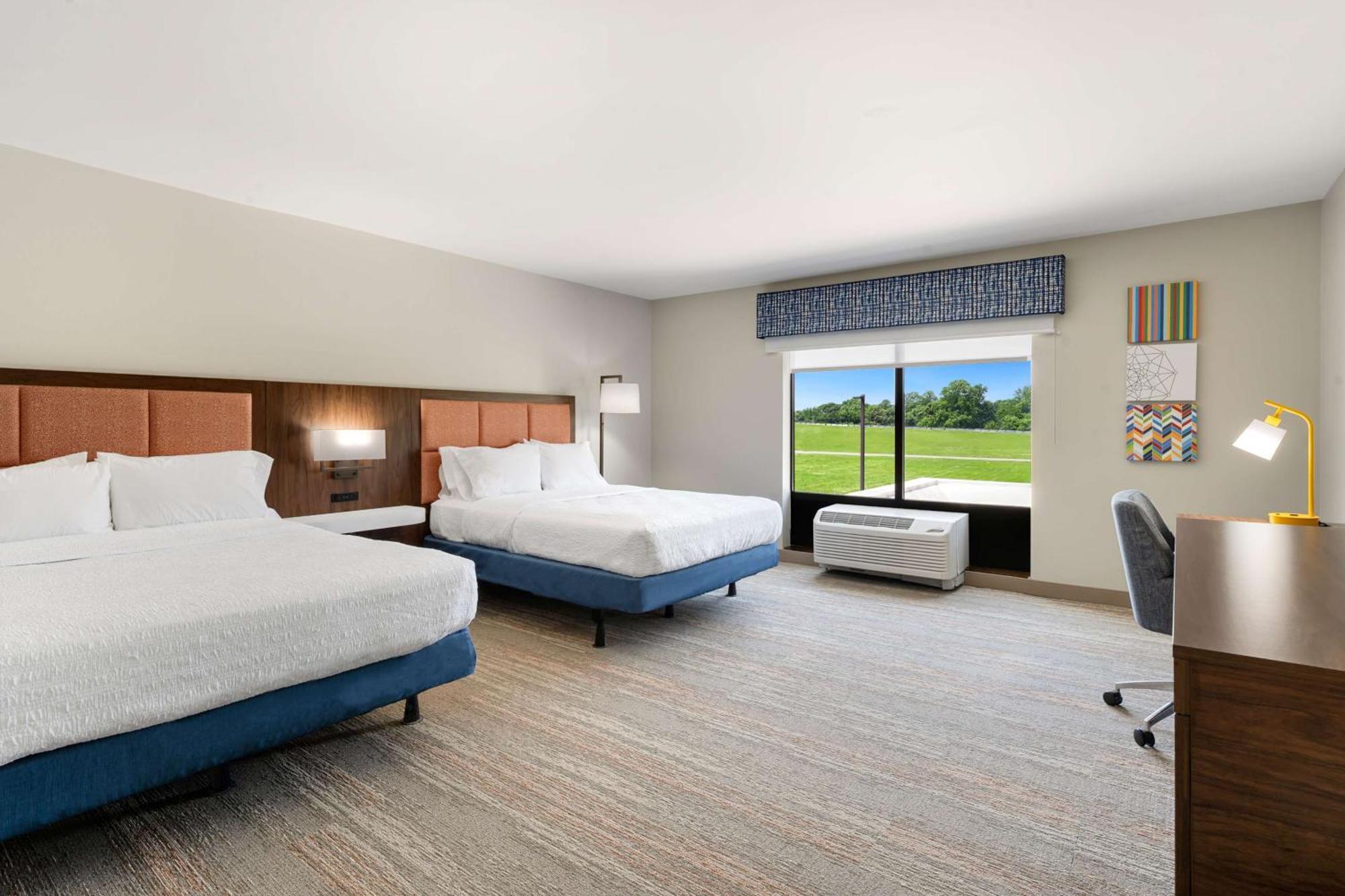 Hampton Inn Милфорд Экстерьер фото