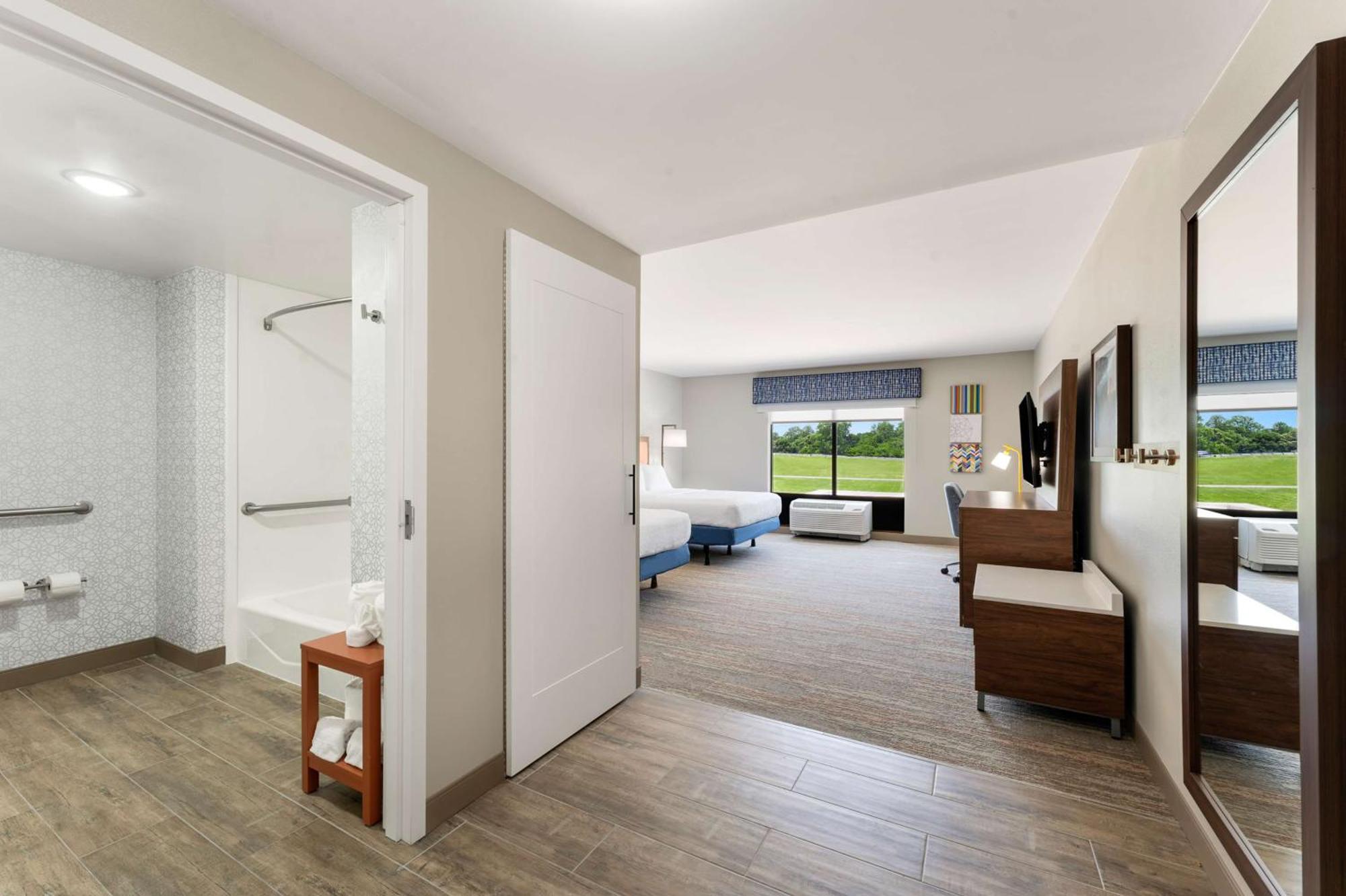 Hampton Inn Милфорд Экстерьер фото