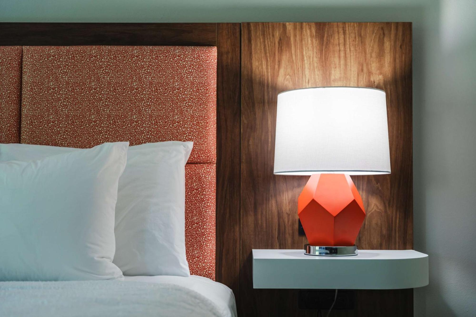 Hampton Inn Милфорд Экстерьер фото