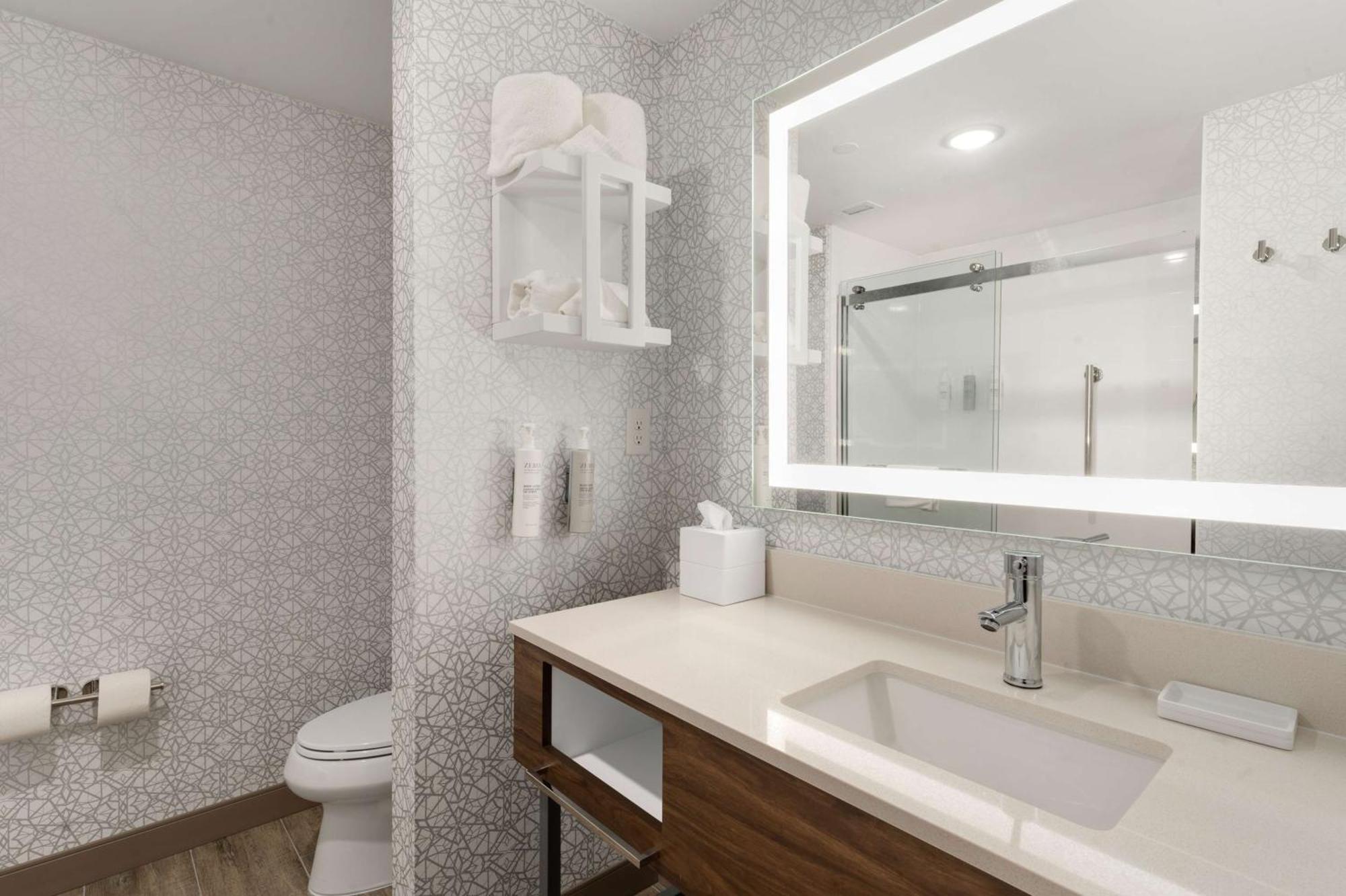 Hampton Inn Милфорд Экстерьер фото